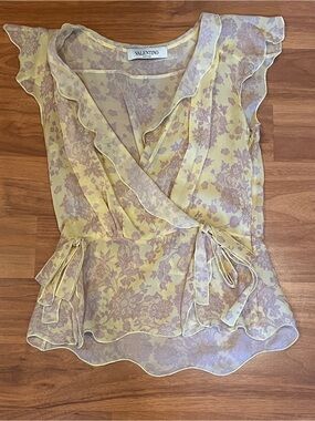 Valentino 100% Silk Floral Lace Print Flutter Sleeve Top - size 40 (US 4) - GUC